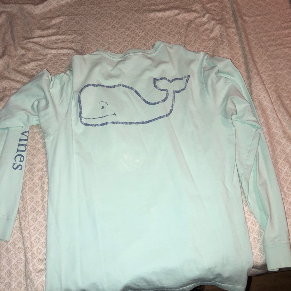 Vineyard vines t shirt